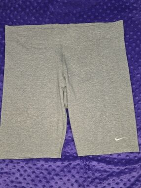 Nike Women Gray Athletic Bike Shorts with Swoosh